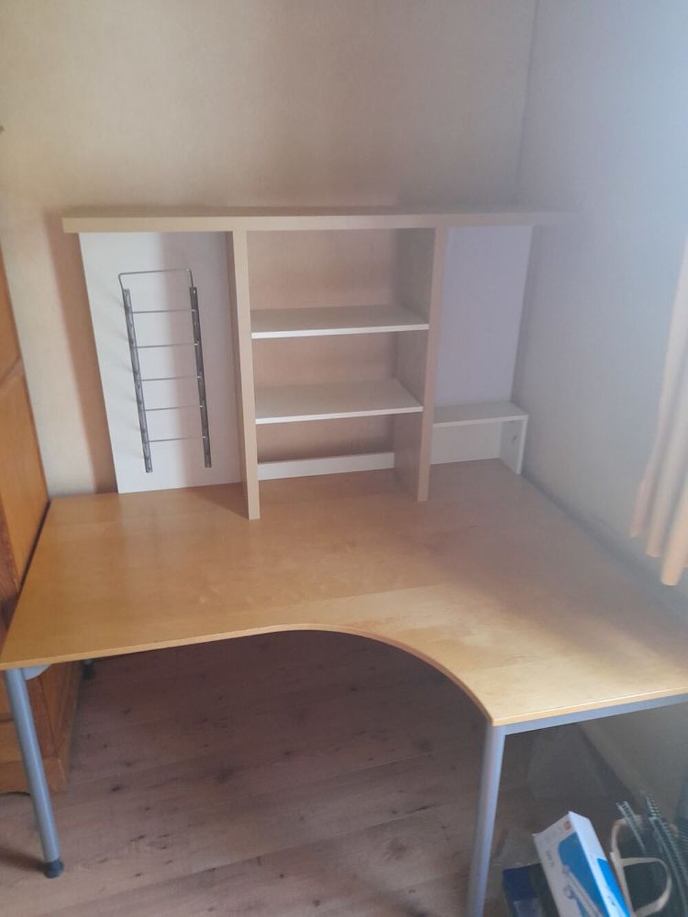 Bureau et &eacute;tag&egrave;re murale Meubles