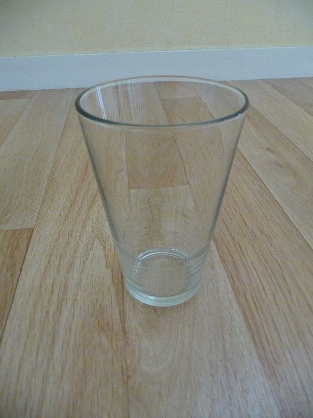 Vase conique en verre transparent - Neuf Décoration