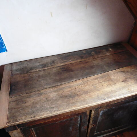 Ancien meuble en bois : maie / pétrin 260 Perceneige (89)