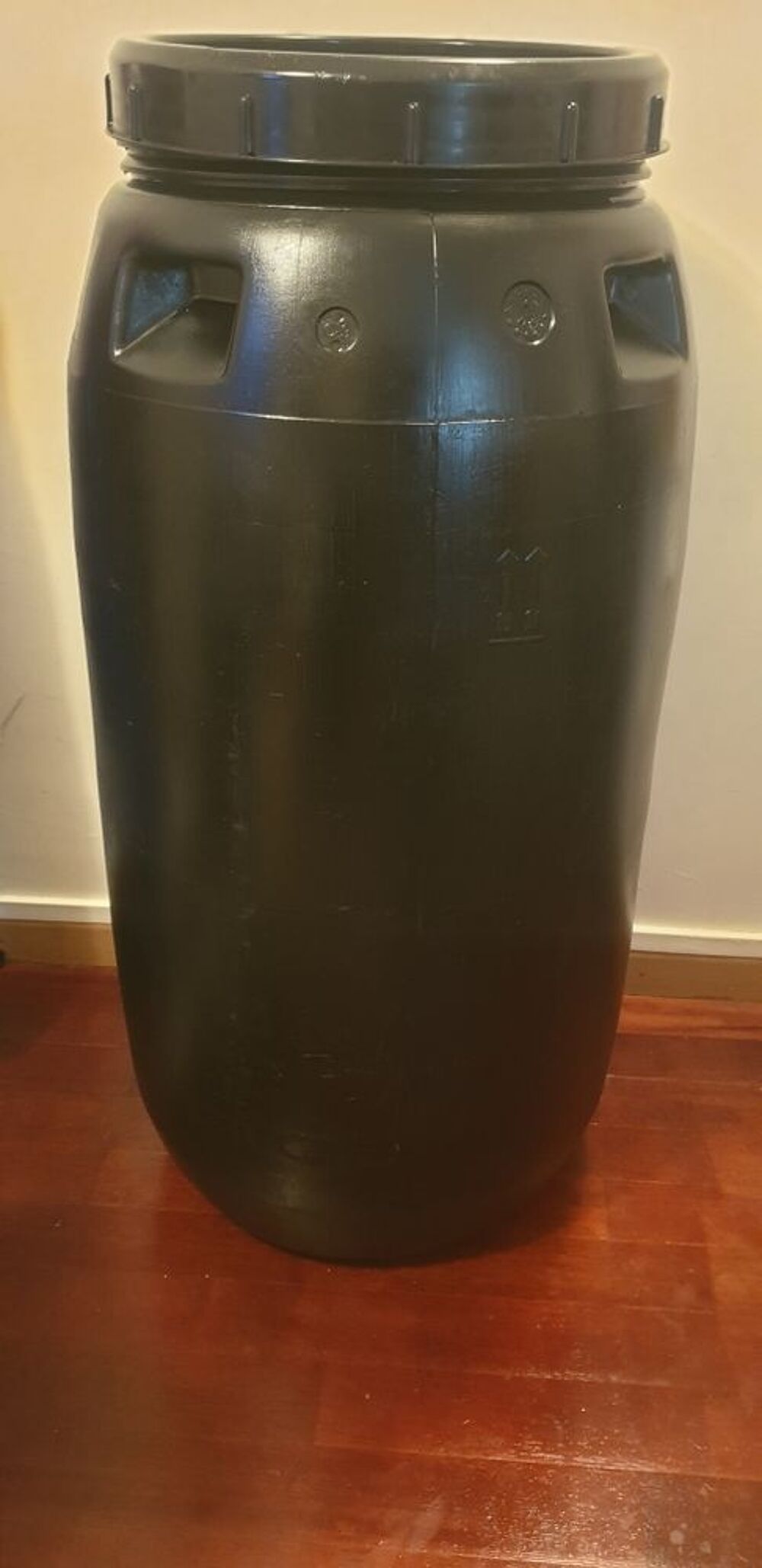Fut Plastique 220 Litres Occasion