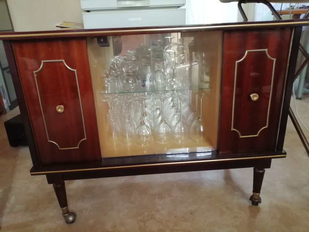 Meuble bar vintage sur roulettes Meubles