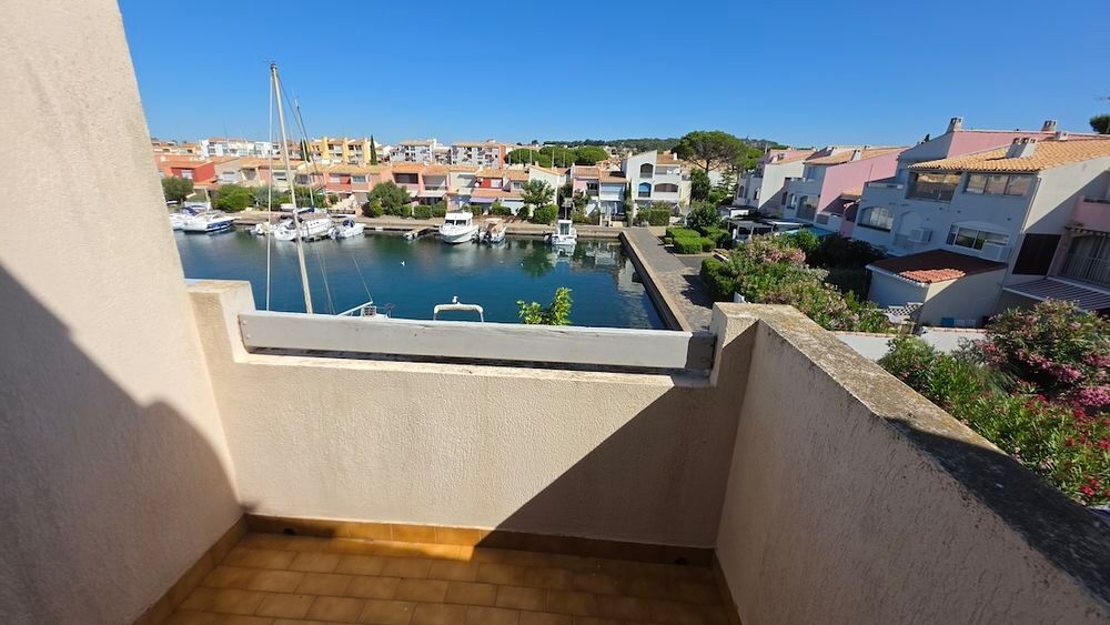 Vente Appartement LE CAP D'AGDE: ÎLE DES MARINAS: Situé dans une résidence sécurisée avec sa plage privée, Appartement situé au 2 ème et dernier étage. Le cap d agde