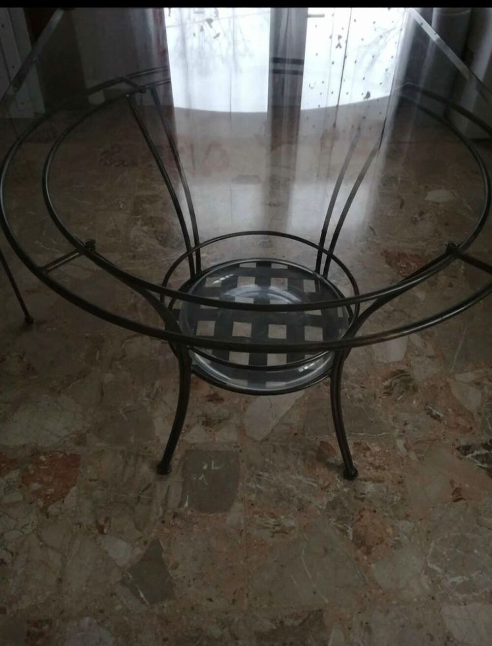 Salle &agrave; manger en fer forg&eacute; Meubles