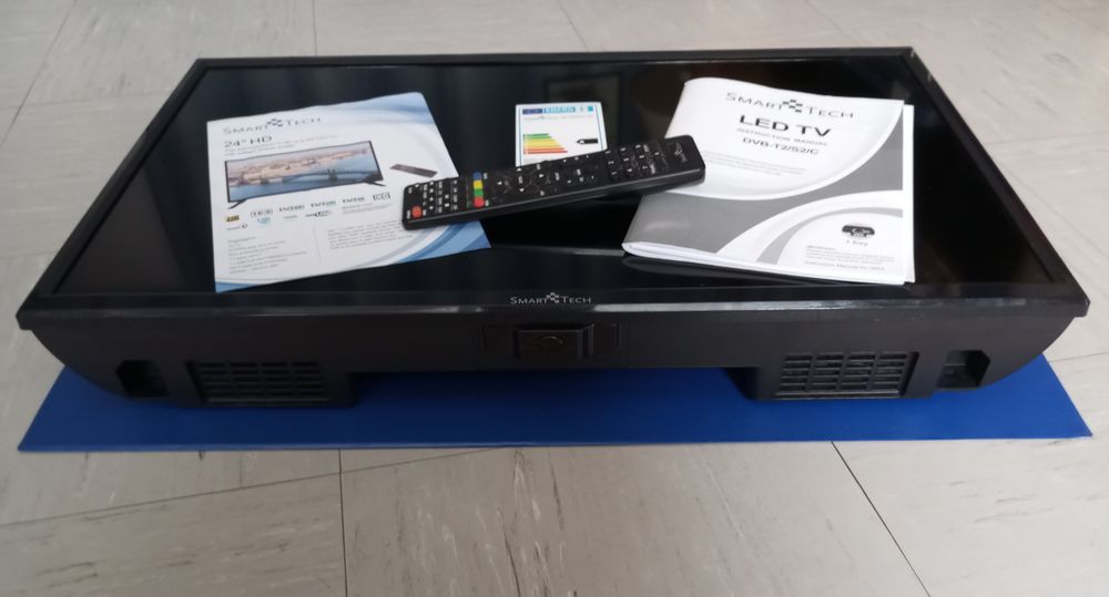 TV SMART-TECH HD 24 pouces 60 cm Photos/Video/TV