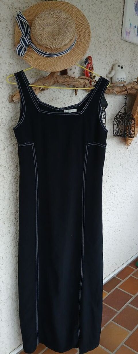 robe longue noire Saint-Germain-du-Plain (71)