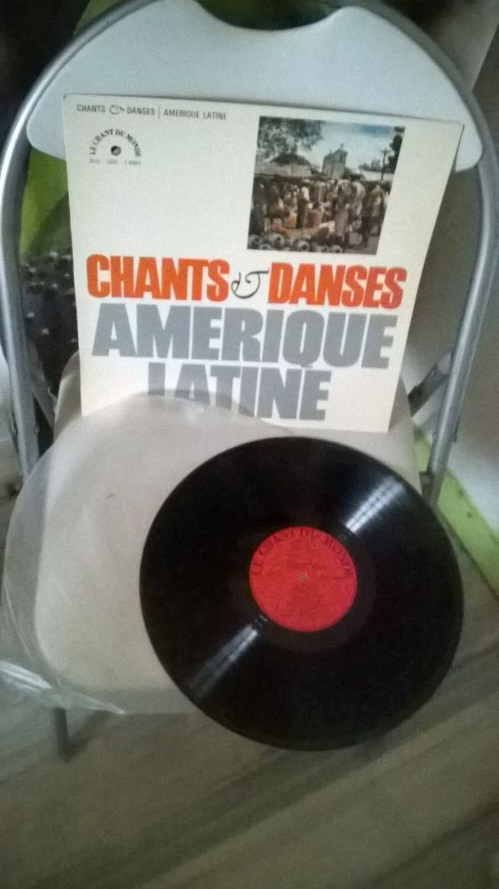 Vinyle 
Chants et danses d'am&eacute;rique latine
Excellent etat
CD et vinyles