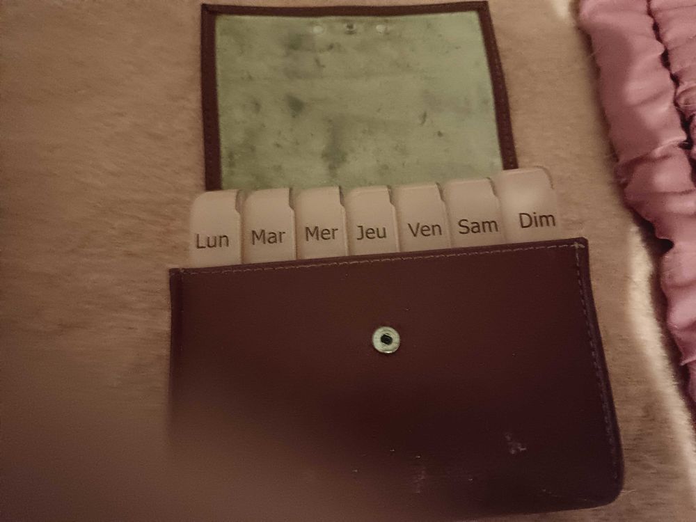 ordinateur et portable et vaisselle Matériel informatique