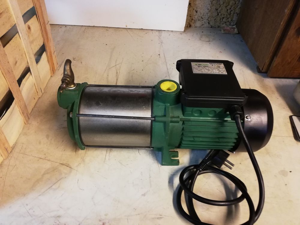 Pompe &agrave; eau Ribiland 1450W Jardin