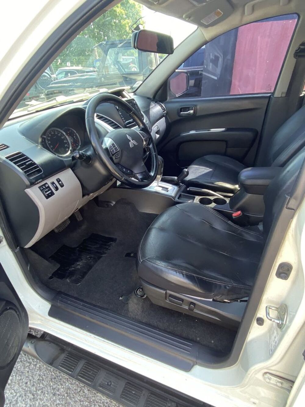 L200 2.5 TD 178 DBLE CAB INSTYLE NAVI A 2014 occasion 13180 Gignac-la-Nerthe