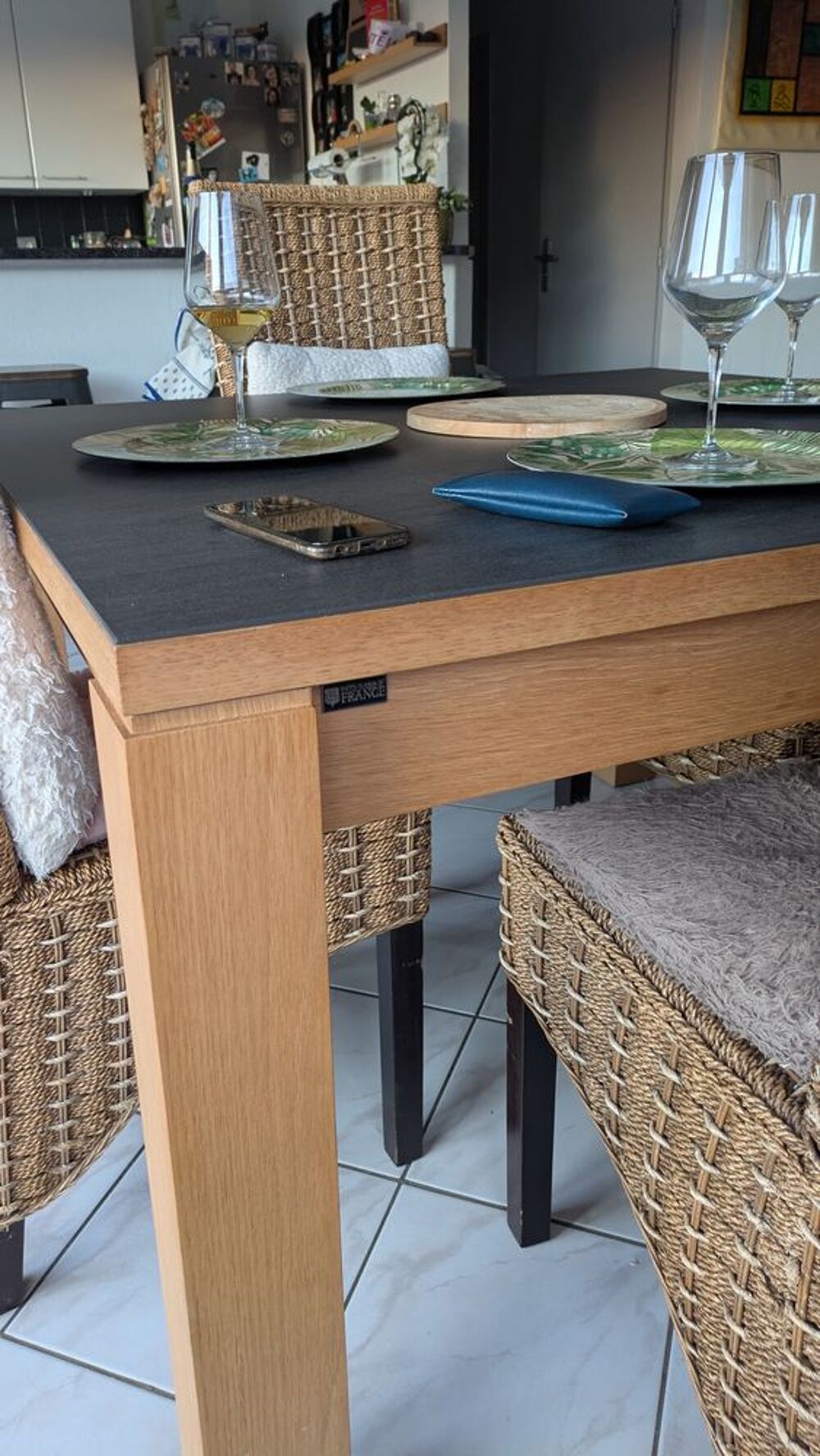 Table haut de gamme 
Meubles