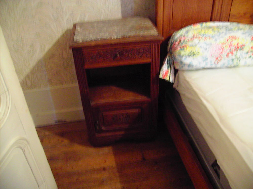chambre a coucher ancienne . Meubles