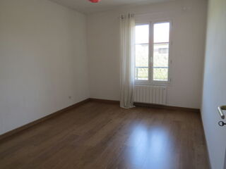 Location Appartement Appt. T4 79 m2 + garage 41 m2 Rosières Près Troyes Troyes