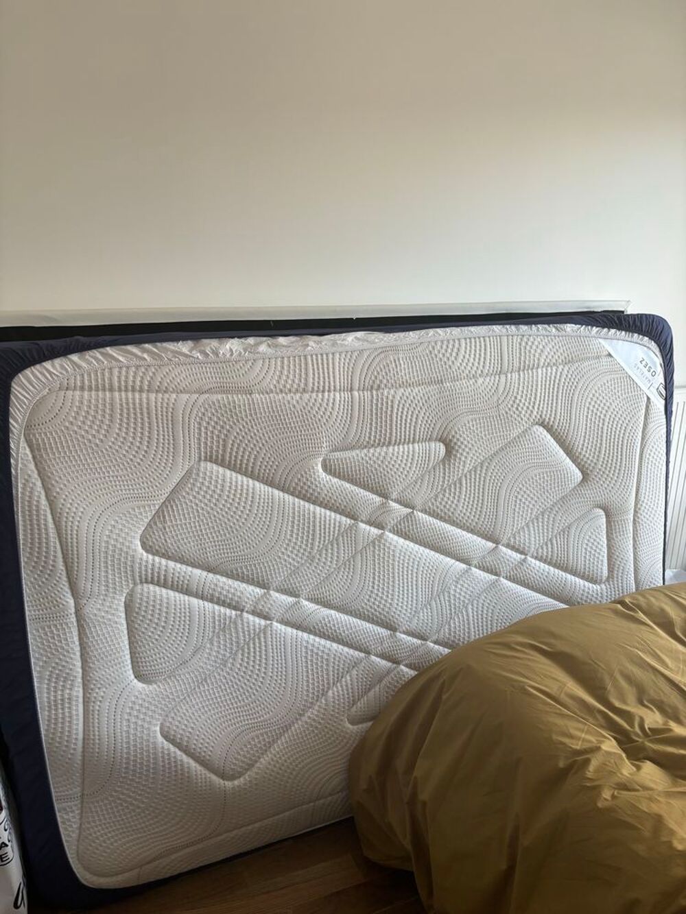 Matelas Simmons + sommier la Compagnie du Lit Meubles