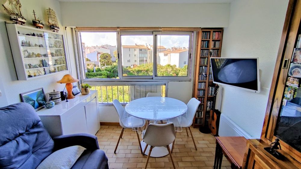 Vente Appartement LE CAP D'AGDE : Mont St Martin: Situé à 1.5km de la plage Richelieu et 200m des commerces, appartement STUDIO double -cabine avec loggia vitrée SUD. Le cap d agde