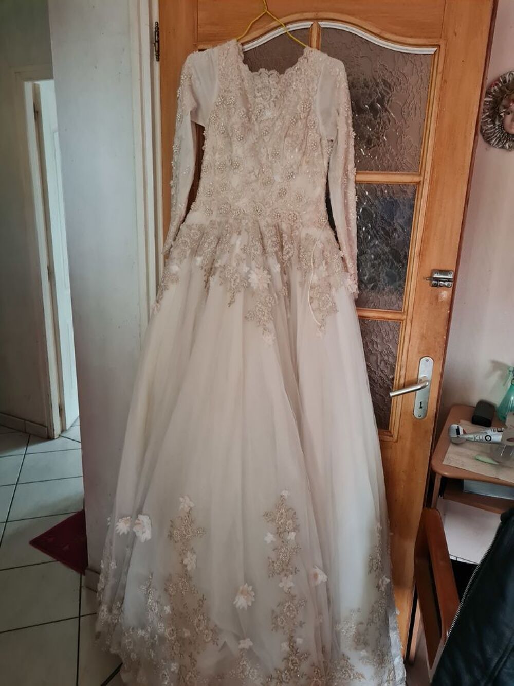 Robe de mari&eacute;e avec voilette peu porter Vêtements