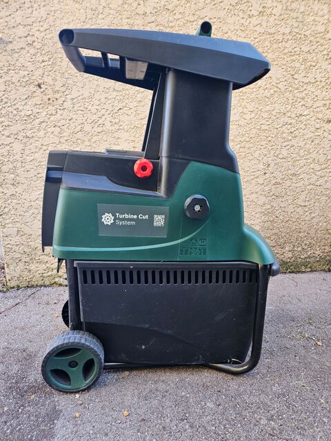 broyeur vgtaux Bosch AXT2550 319 Saint-Mathieu-de-Trviers (34)