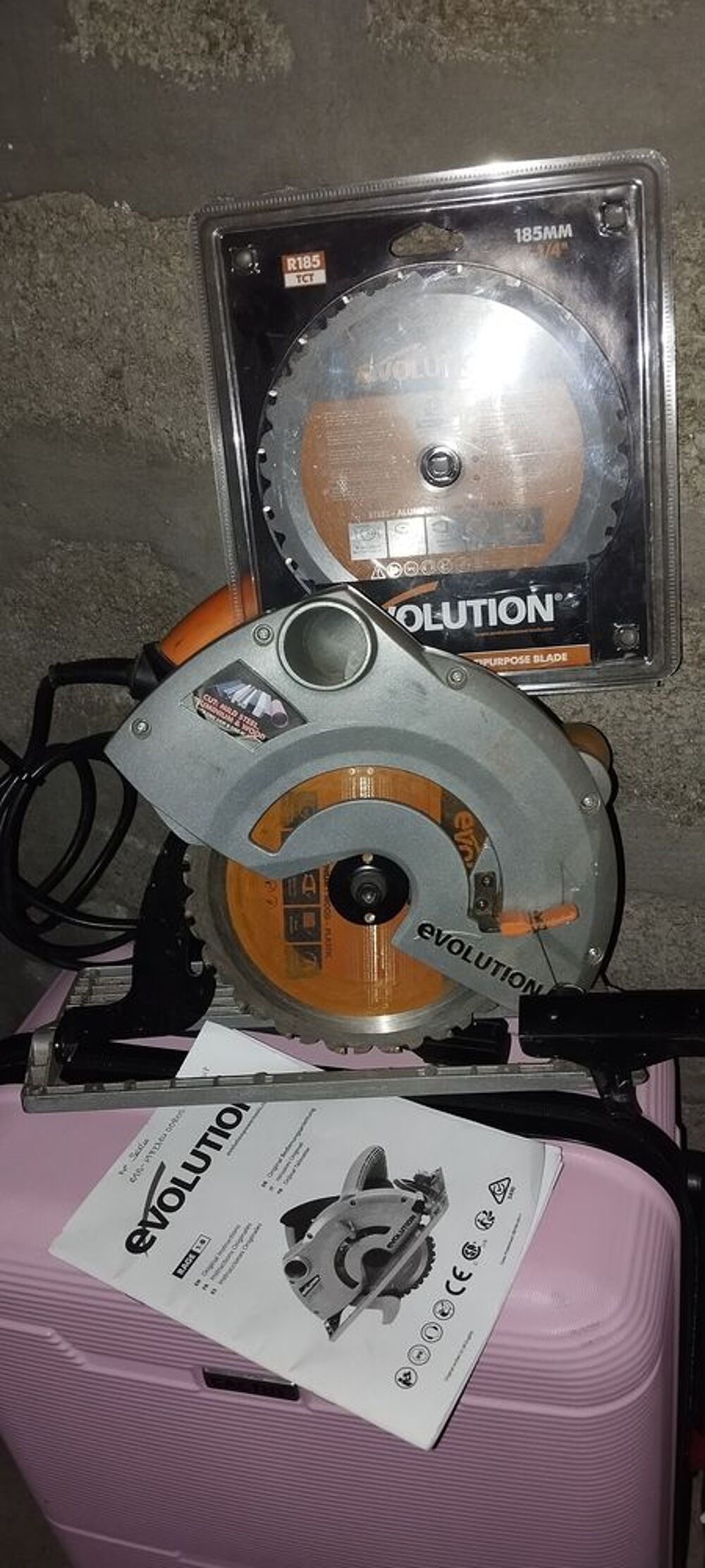 Scie circulaire &eacute;volution 185 mm RAGE 1B Bricolage