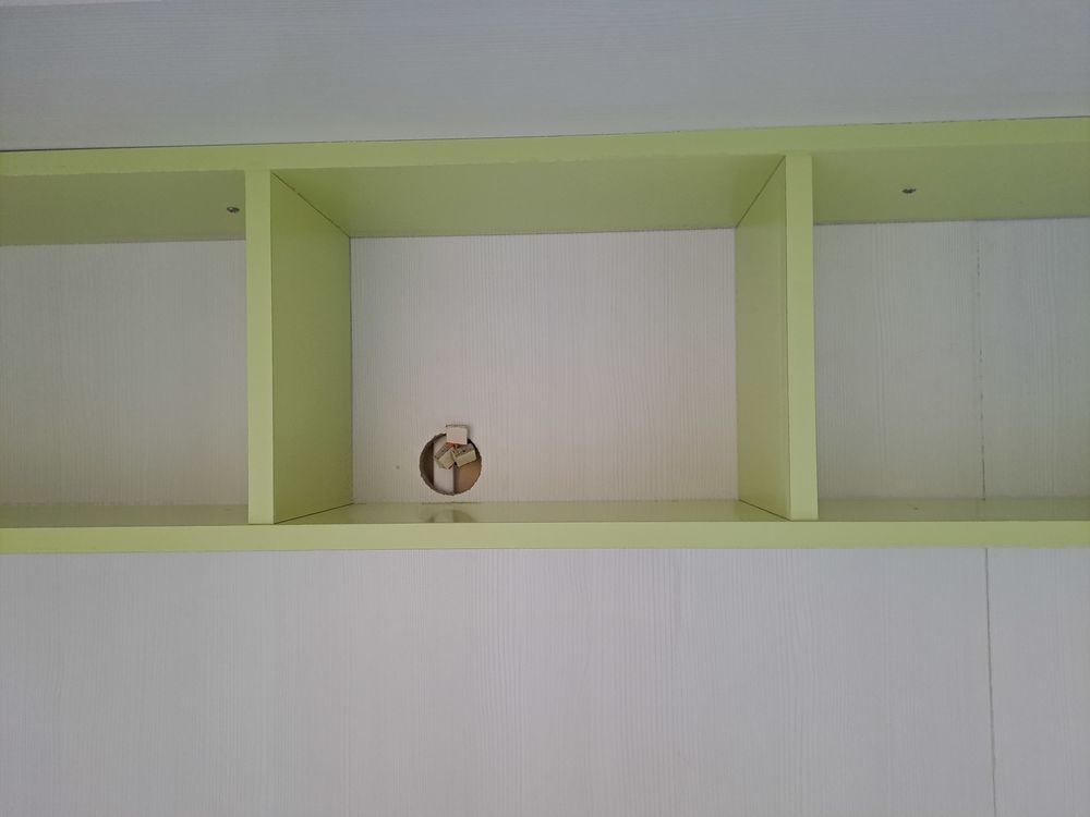 Lits superposees + bureau + rangements
Mobilier enfants