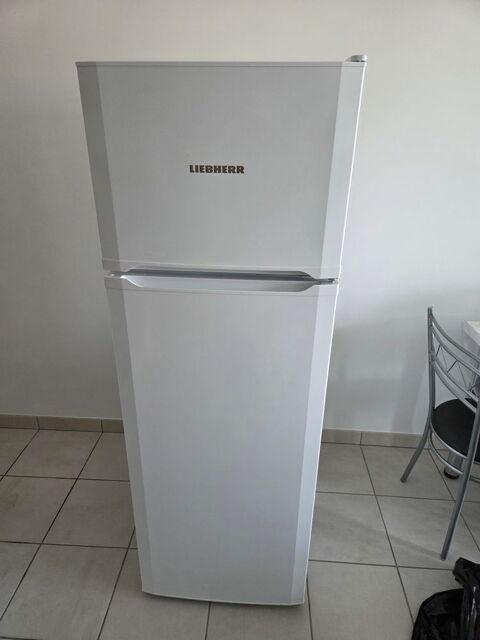 Frigo congélateur. Marque Liebbehr blanc.Etat parfait . Saint-Hilaire-la-Forêt (85)