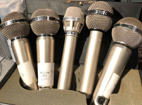 micros AKG occasion en bon �tat et v�rifi� � 80� (unit�) 80 Paris 13 (75)