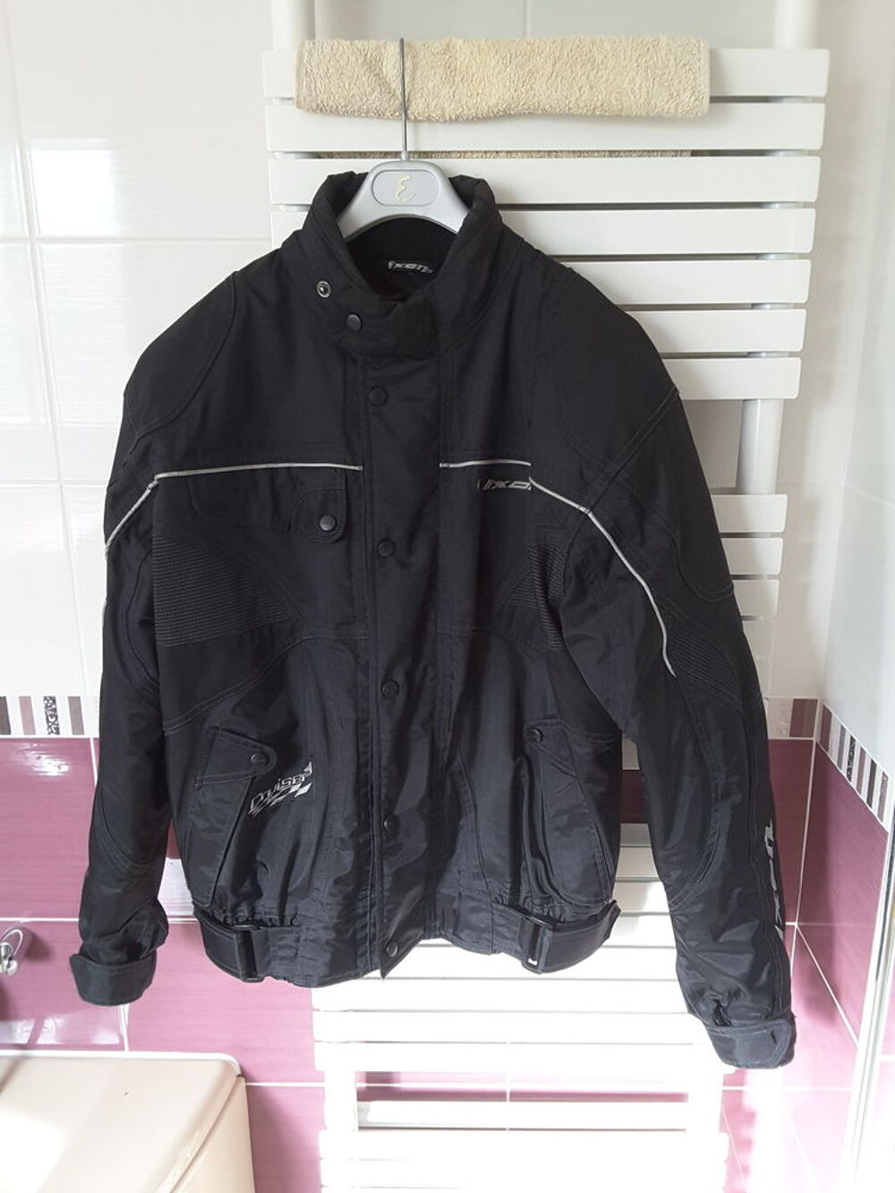 Blouson de moto homme taille L'en tr&egrave;s bon &eacute;tat Vêtements