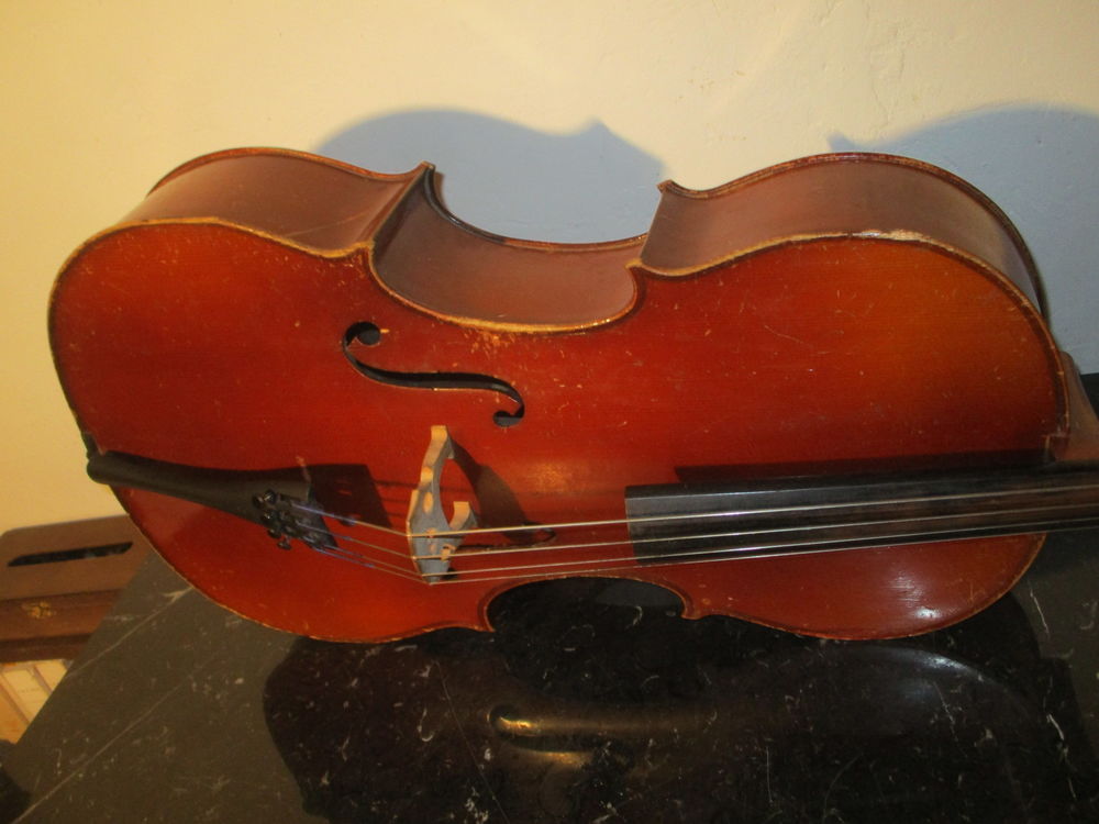 Violoncelle 1/2 tr&egrave;s bon son Instruments de musique