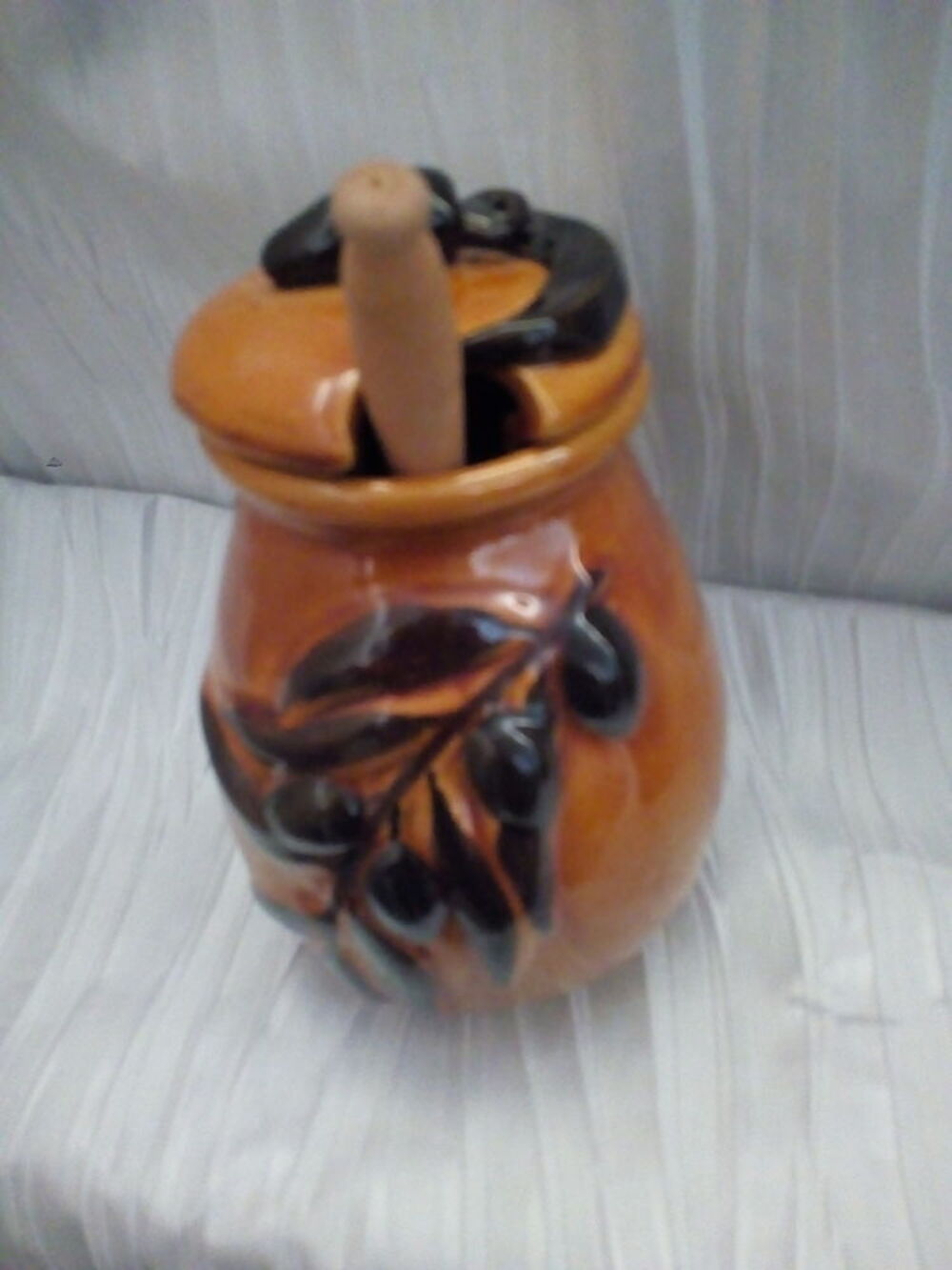 Joli Pot &agrave; olives - en c&eacute;ramique couleur caramel Cuisine