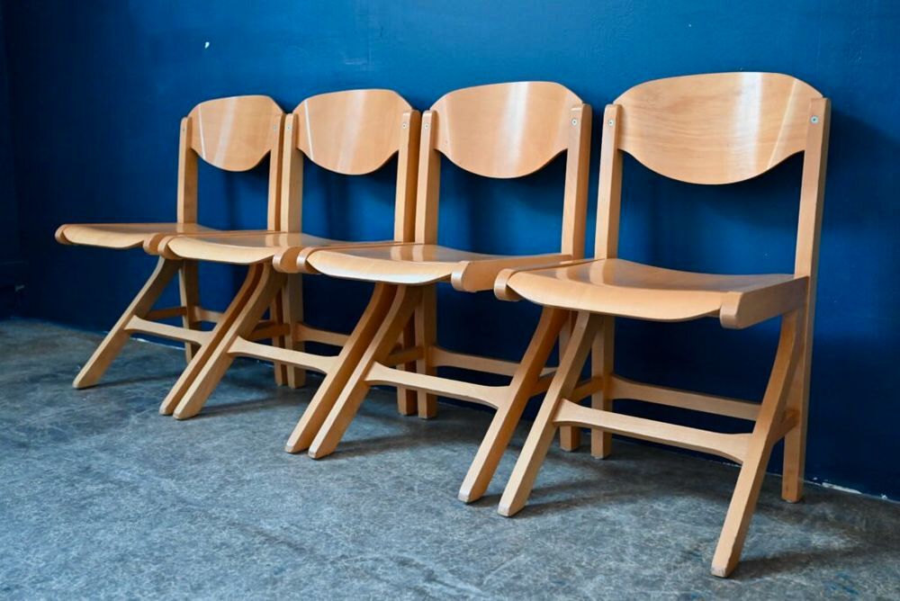 Lot de 10 chaises vintage scandinaves en bois Meubles