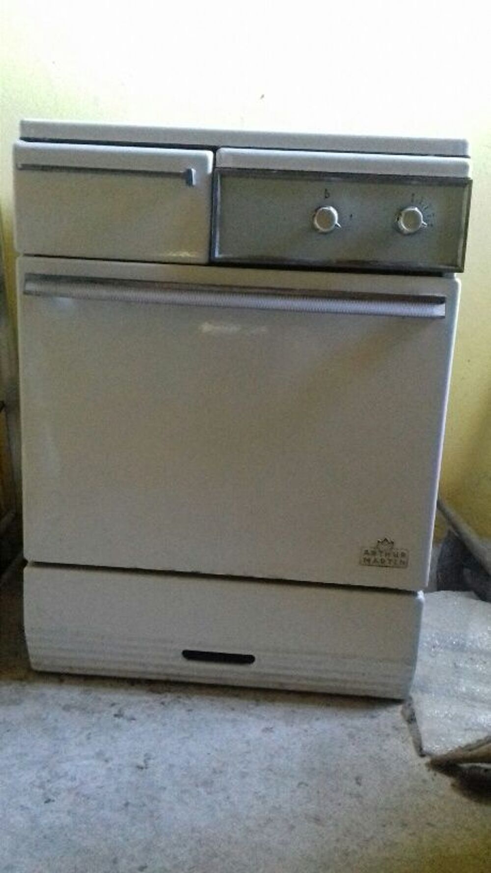 Cuisini&egrave;re fonte Electrom�nager