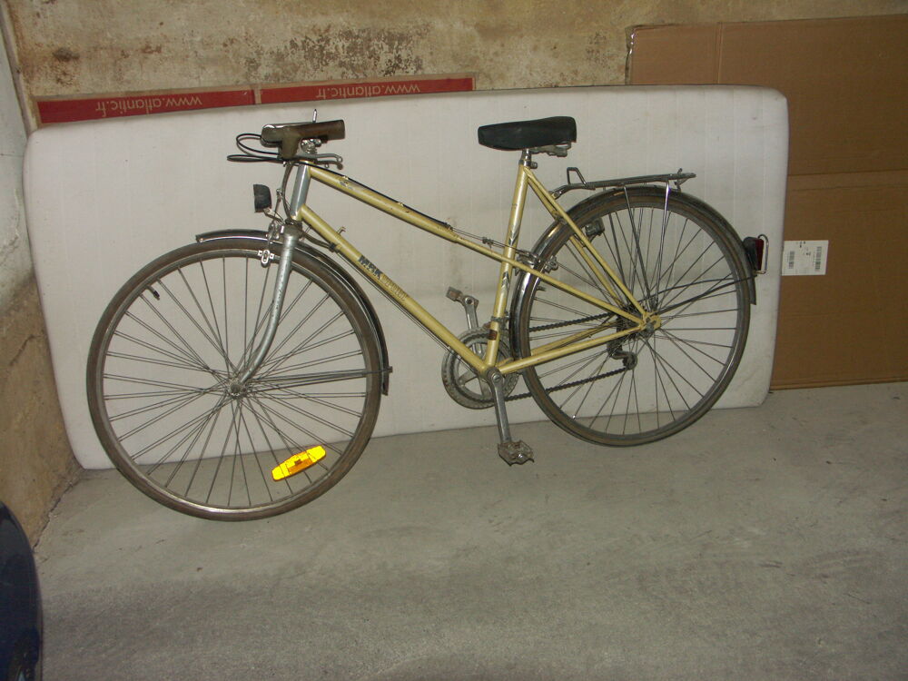 Offre deux v&eacute;los d'occasions en bon &eacute;tat sport et hobis Vélos