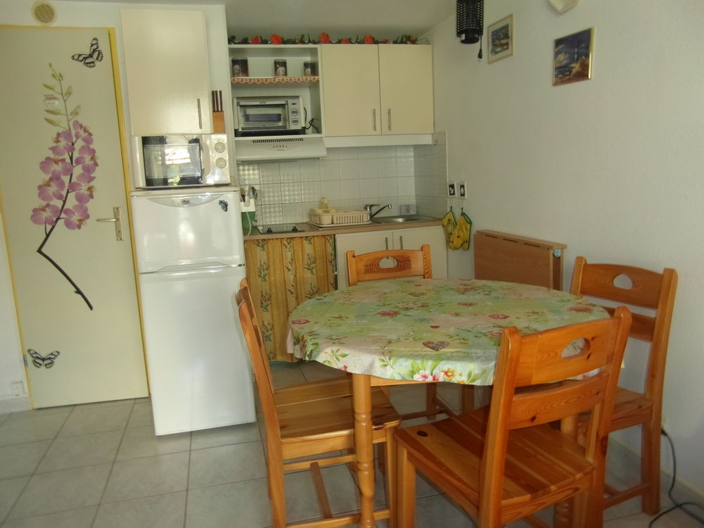   PROMO Maisonnette 4 PERS-CLIM--PISCINE , A 300 m pied plage  Languedoc-Roussillon, Vendres (34350)