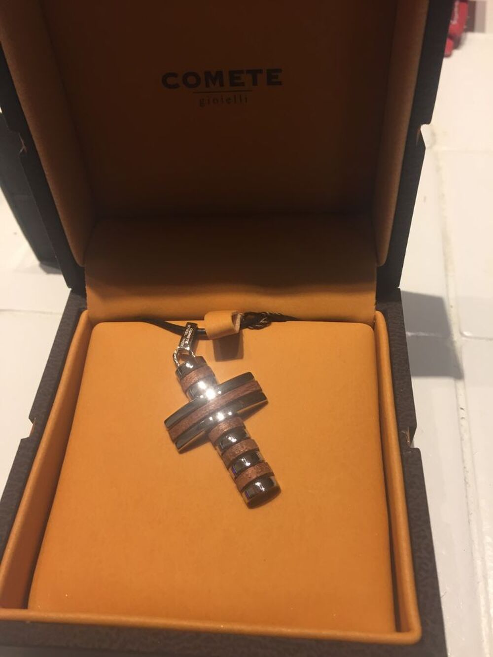 collier marque com&egrave;te UGL164 Bijoux et montres