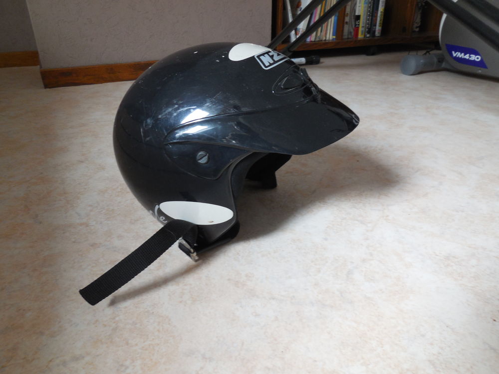 CASQUE marque NZI SINGLE - Noir Sports