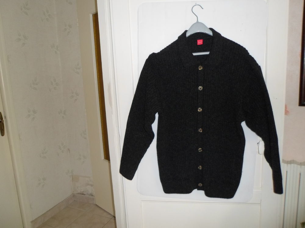GILET HOMME EN LAINE DE MARQUE TAILLE M 42 NEUF Vtements