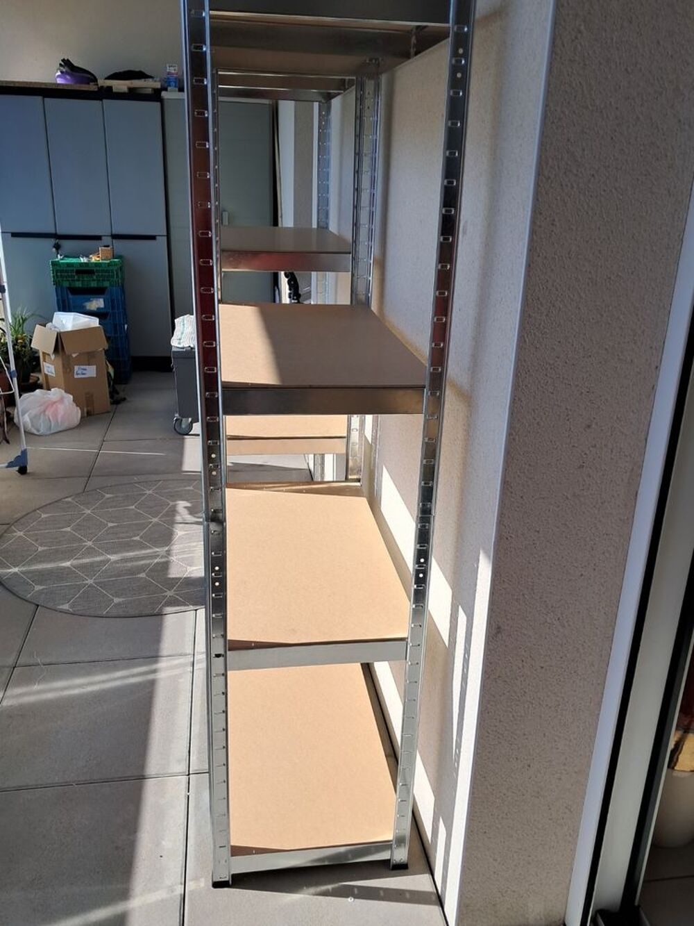 &eacute;tag&egrave;res neuves, cantine en t&ocirc;le Meubles
