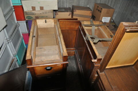 Bureau ann�e 1950 (� r�nover) + 1 Comtoise + 1 table 60 Clamart (92)