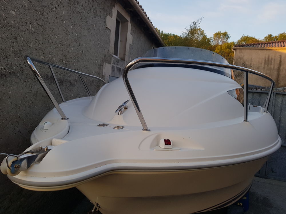 Bateau Quicksilver 540 Flamingo + remorque
Sports