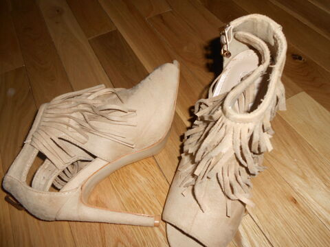 escarpin daim femme TB�tat 50 Aumale (76)