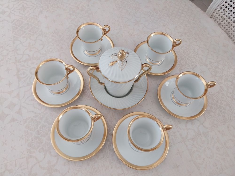Service &agrave; caf&eacute; NAPOL&Eacute;ON en porcelaine de Limoges Giraud Décoration