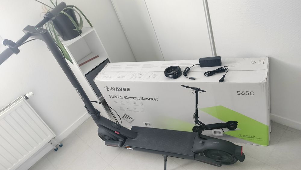  Trottinette &eacute;lectrique Navee S65C 
Sports