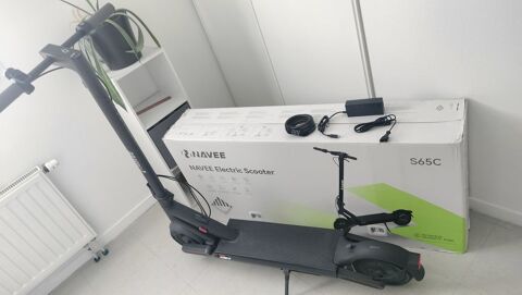  Trottinette lectrique Navee S65C 
650 Beaumont (63)