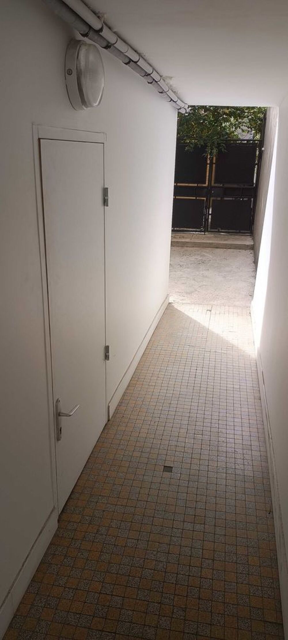 Location Remise/Grange Cave | Box de stockage | pièce de rangement Vincennes