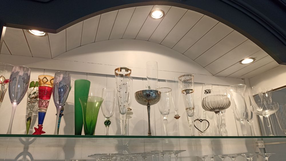Meuble vaisselier en ch&ecirc;ne Meubles