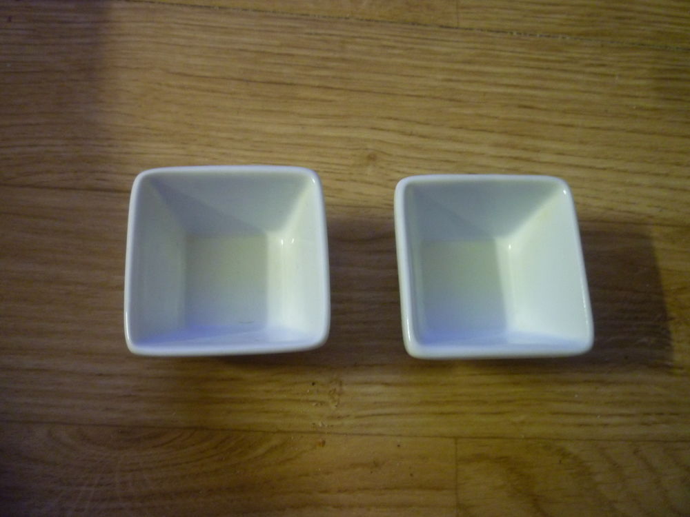 sauciers individuels en porcelaine etat neuf Décoration