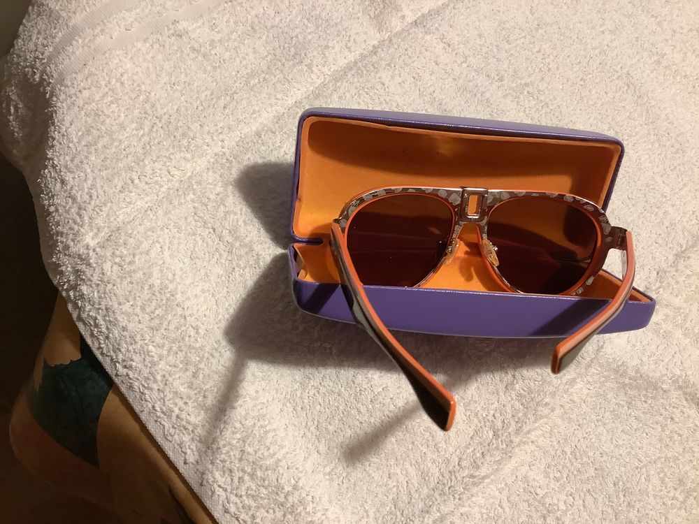 MONTURE de LUNETTES 
Photos/Video/TV