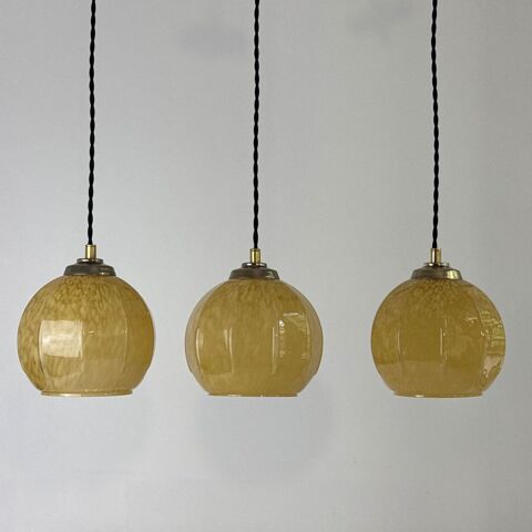 LOT 3 ANCIENNES SUSPENSIONS AMBREES VINTAGES
240 Montreuil (93)