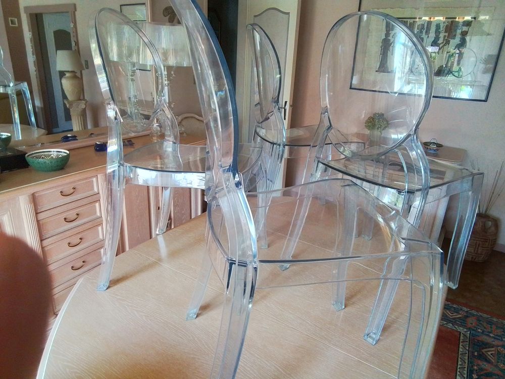 4 chaises plexiglas Meubles