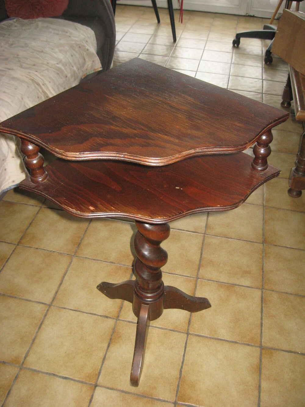 table d'appoint pied torsad&eacute; Meubles