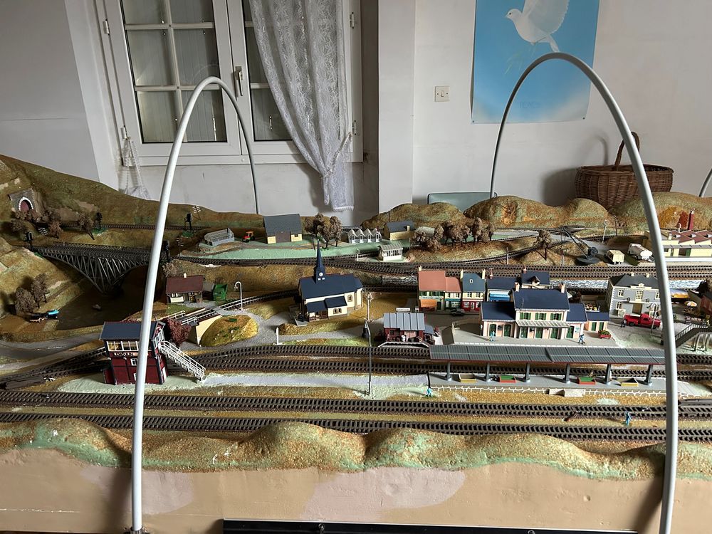 TRAIN ELECTRIQUE MINIATURE 