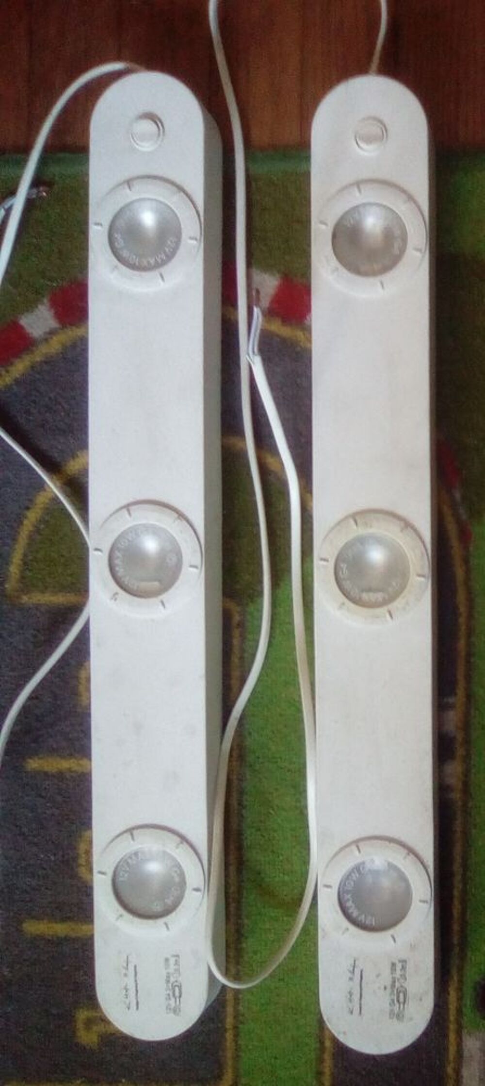 2 appliques Ikea blanches Décoration